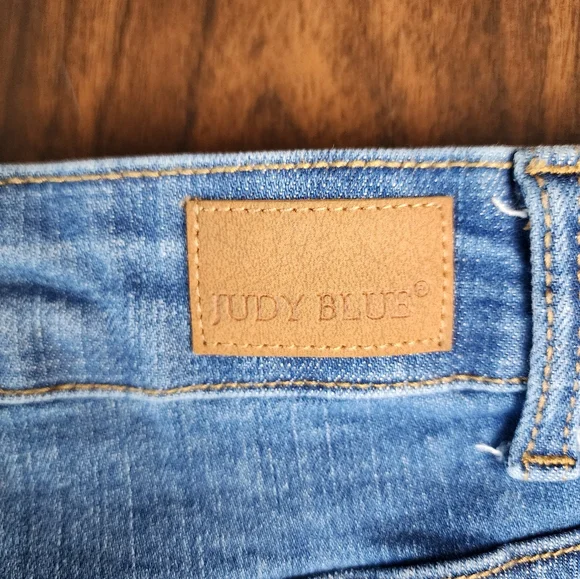 Judy Blue Distressed Jean Shorts Stretchy Denim Animal Print Accent Size 3XL - Picture 9 of 15